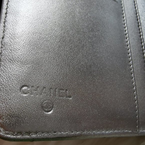 Authentic Chanel Limited Edition lambskin wallet (Brandnew) - Picture 10 of 11